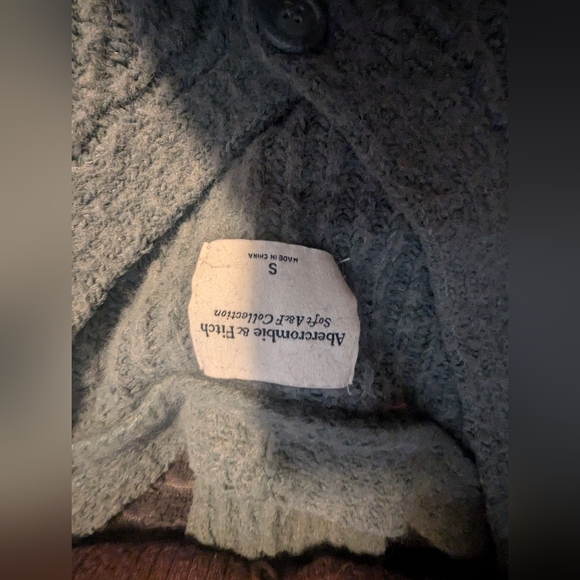 Assorted Sweater Collection - Picture 5 of 12